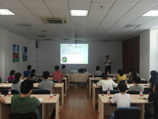 保險專家為業(yè)務員作&ldquo;出口信用險業(yè)務&rdquo;培訓