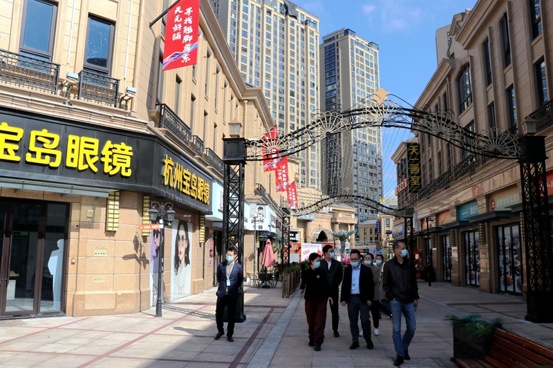 天元廣場(chǎng)商業(yè)街接受溫州市&ldquo;市級(jí)著名商業(yè)街&rdquo;評(píng)審