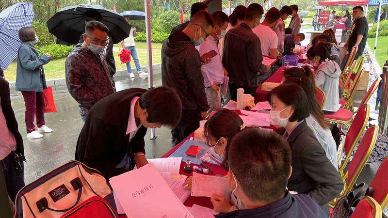 濟(jì)寧華都金色蘭庭香堤&middot;公園里18-20#樓順利交房 金色蘭庭項目圓滿收官